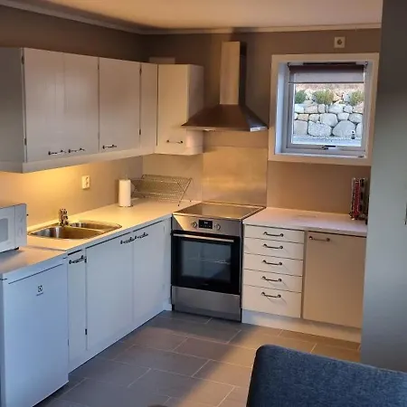 Apartment Sokkelleilighet Pa Kolnes *