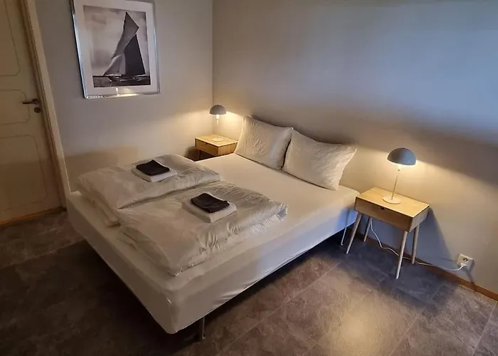 Sokkelleilighet Pa Kolnes *