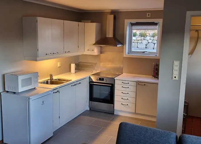 Lägenhet Sokkelleilighet Pa Kolnes *